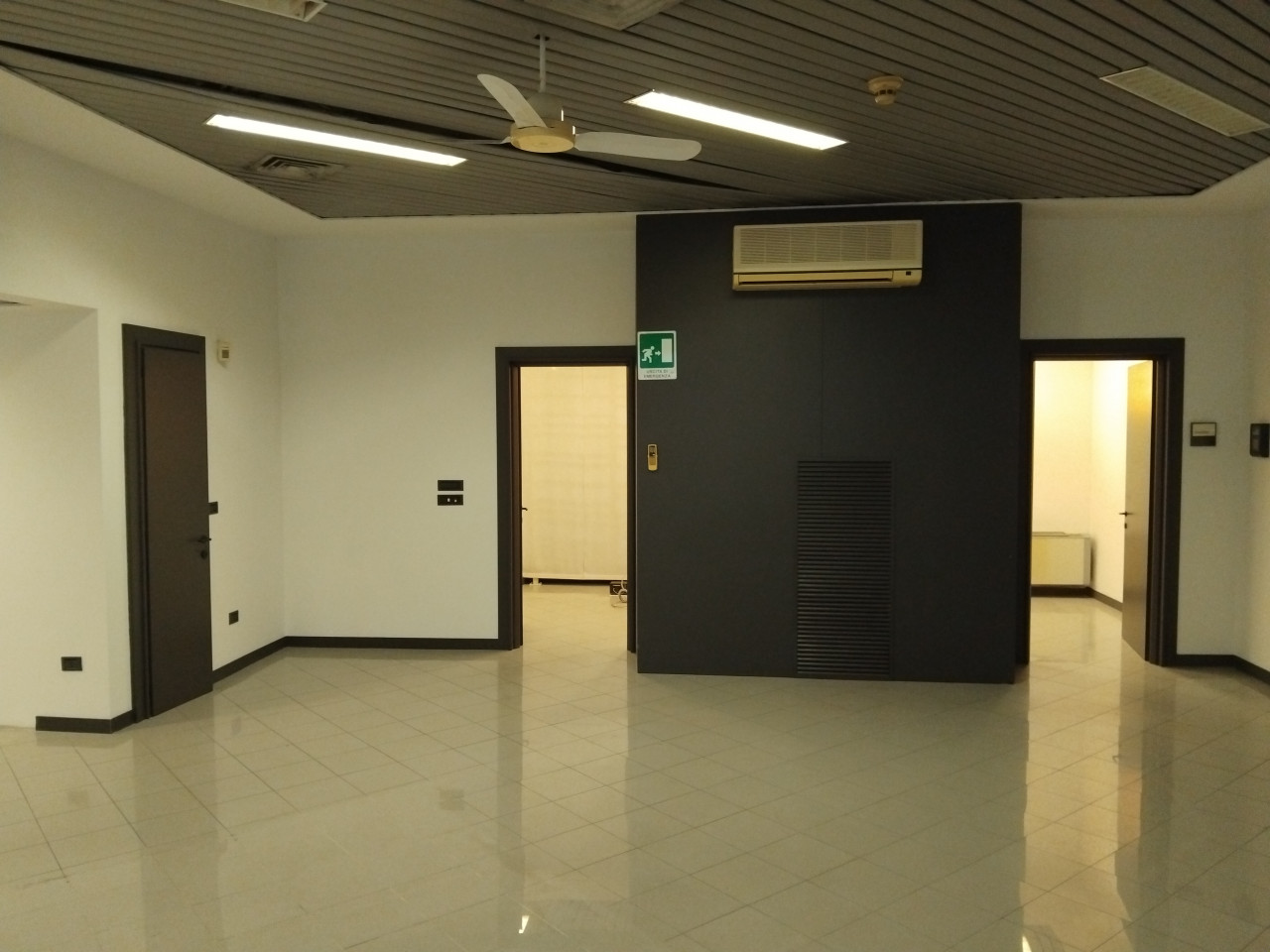 Negozio con magazzino fronte parcheggio soave center in affitto a San Bonifacio — foto 5