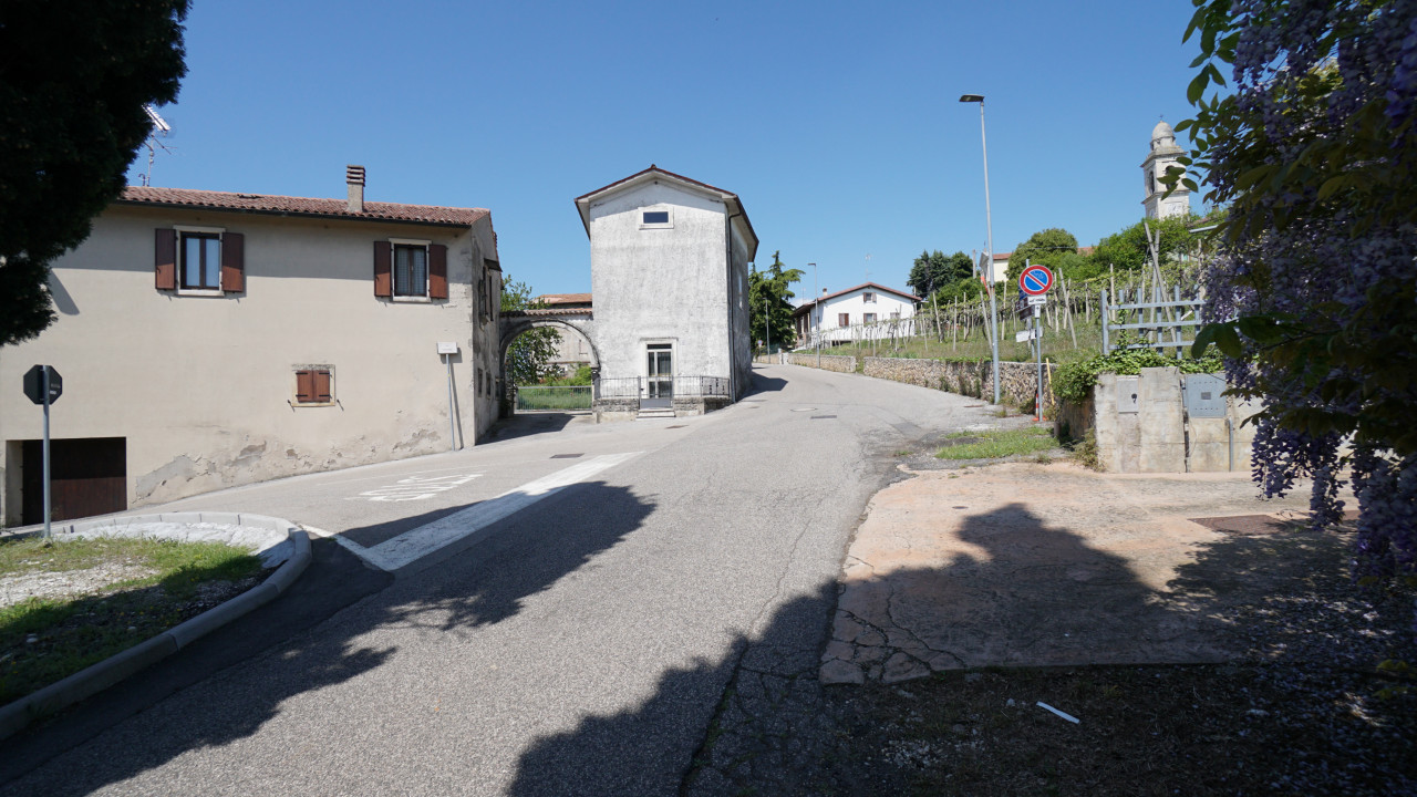 Due case, unico prezzo a Soave - Castelcerino in vendita a Soave — foto 3