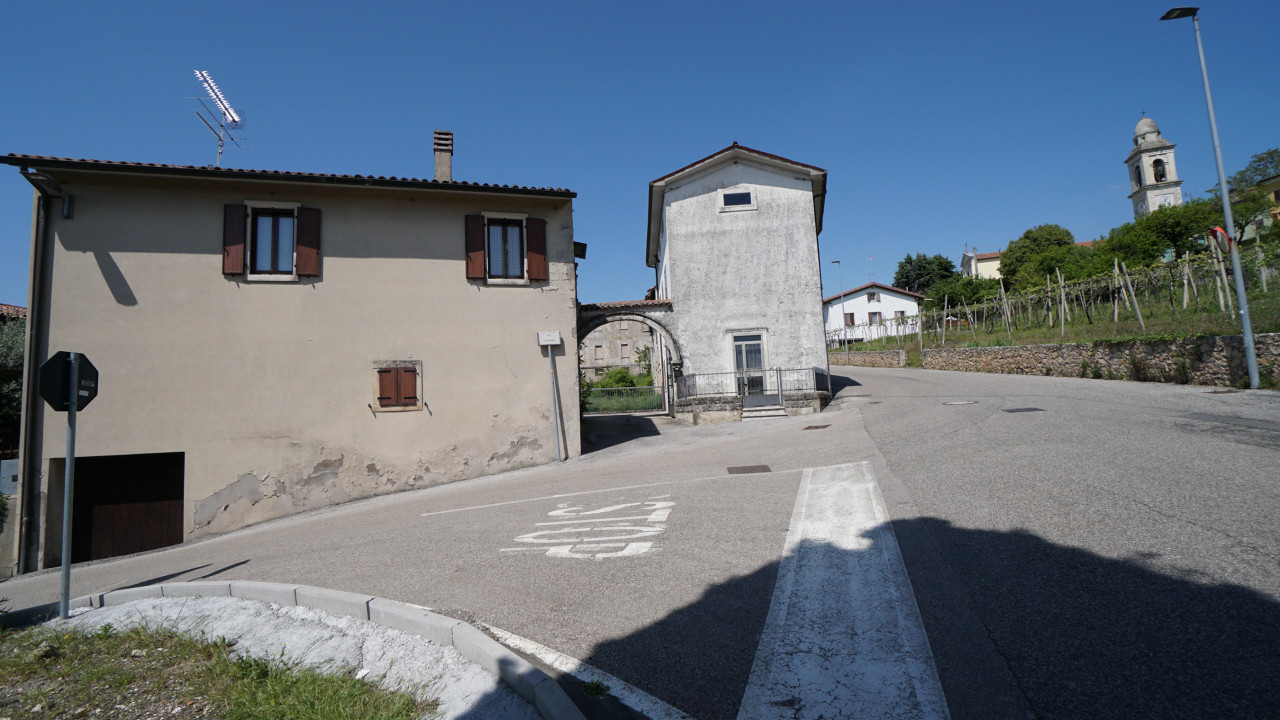 Due case, unico prezzo a Soave - Castelcerino in vendita a Soave — foto 4