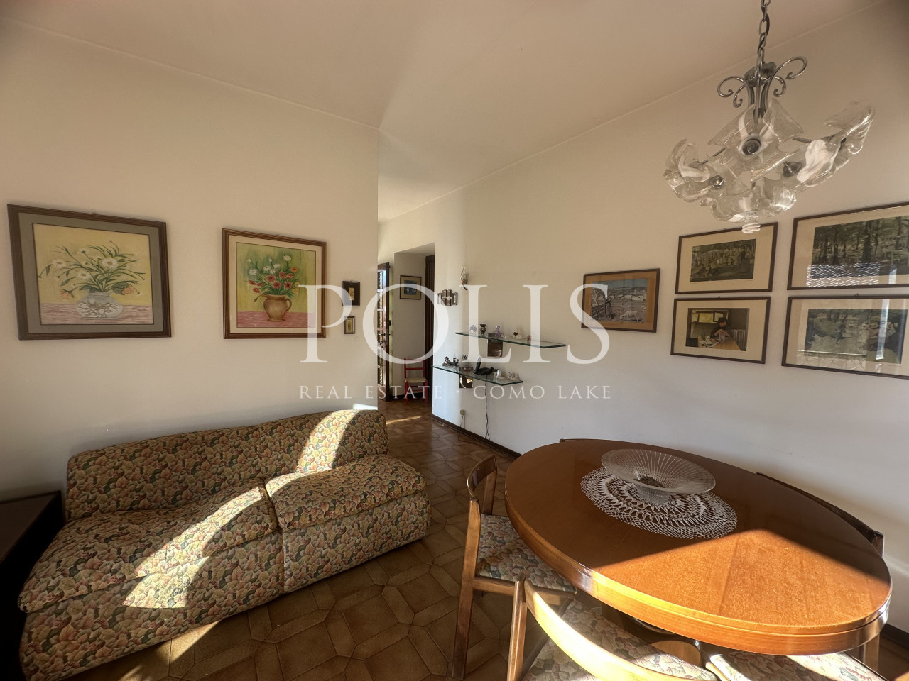 IN BEN TENUTA CORTE AMPIO APPARTAMENTO CON TERRAZZO E POSSIBILITA' 2 POSTI AUTO