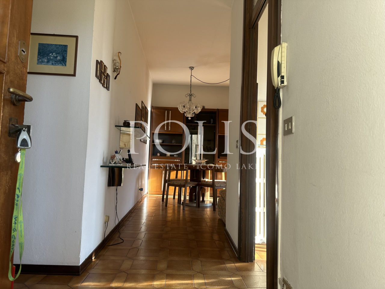 IN BEN TENUTA CORTE AMPIO APPARTAMENTO CON TERRAZZO E POSSIBILITA' 2 POSTI AUTO