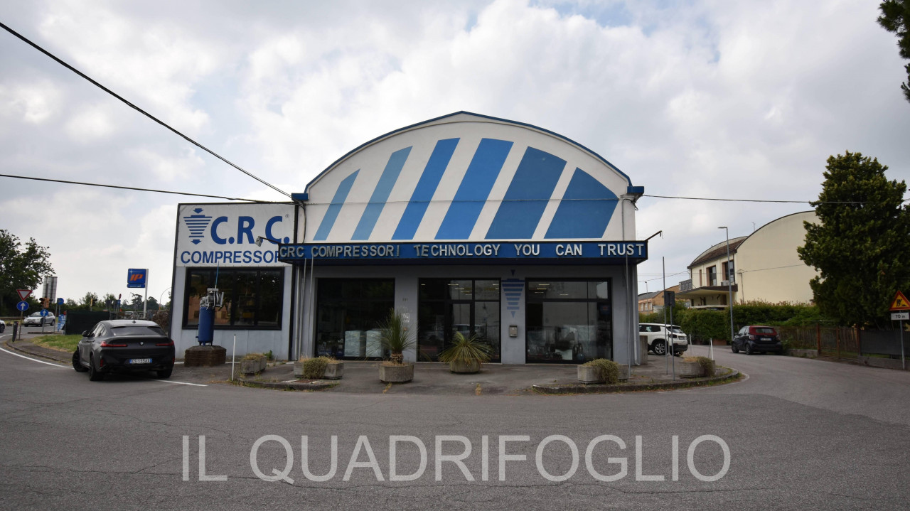 Centro Urbano - Capannone