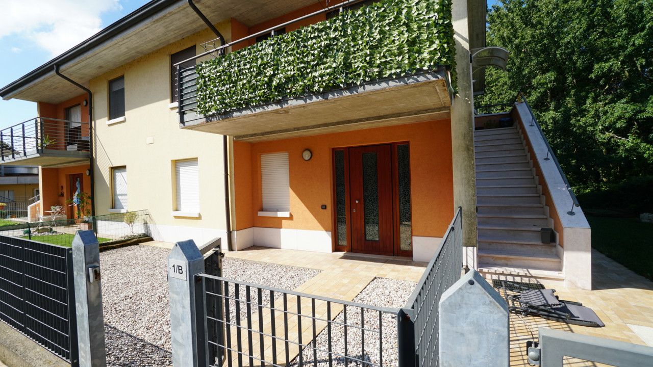 Appartamento con giardino privato e doppio garage ad Arcole in vendita a Arcole — foto 2