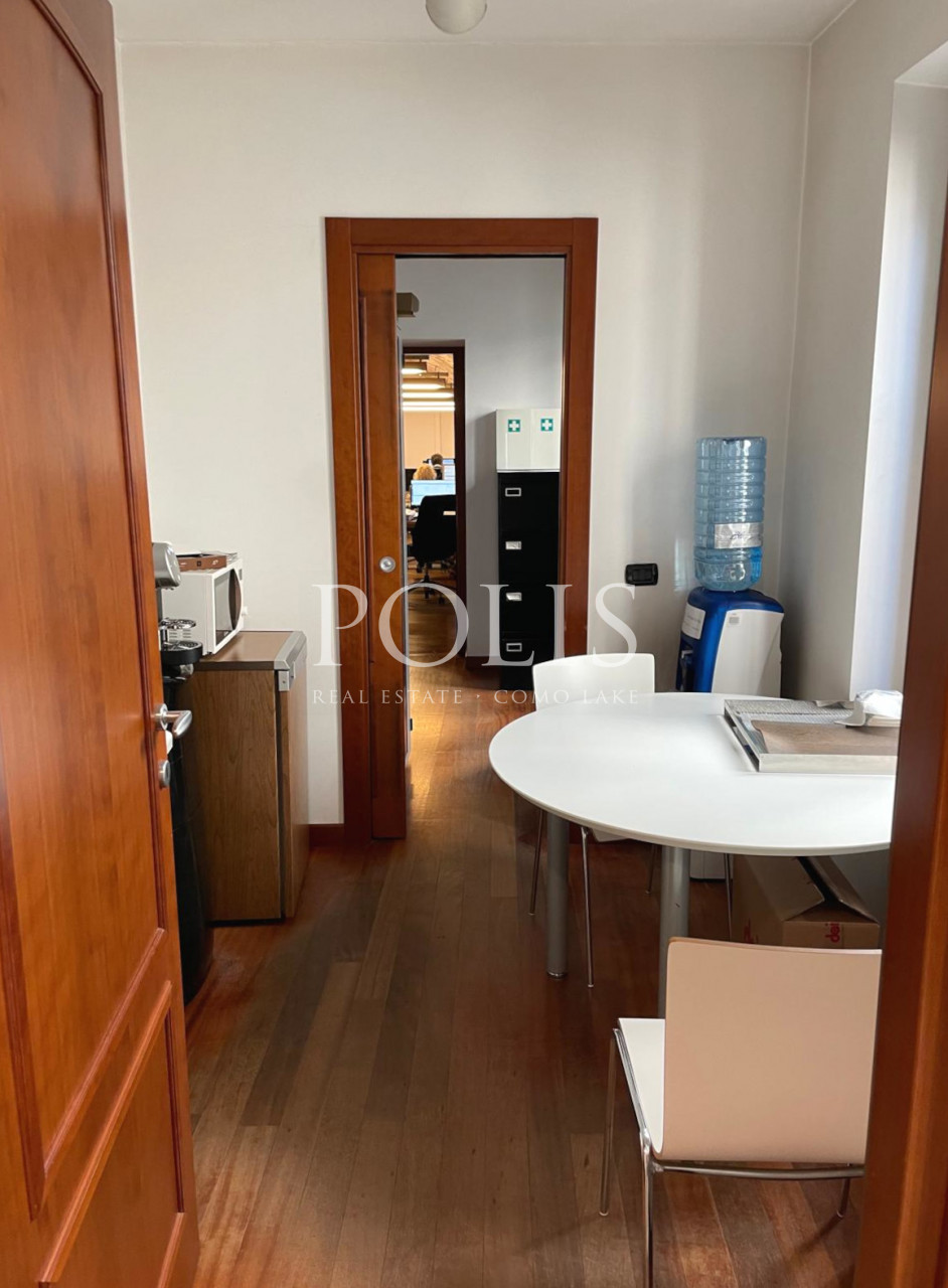 ELEGANTE UFFICIO DI RAPPRESENTANZA IN LOCATION DI PRESTIGIO