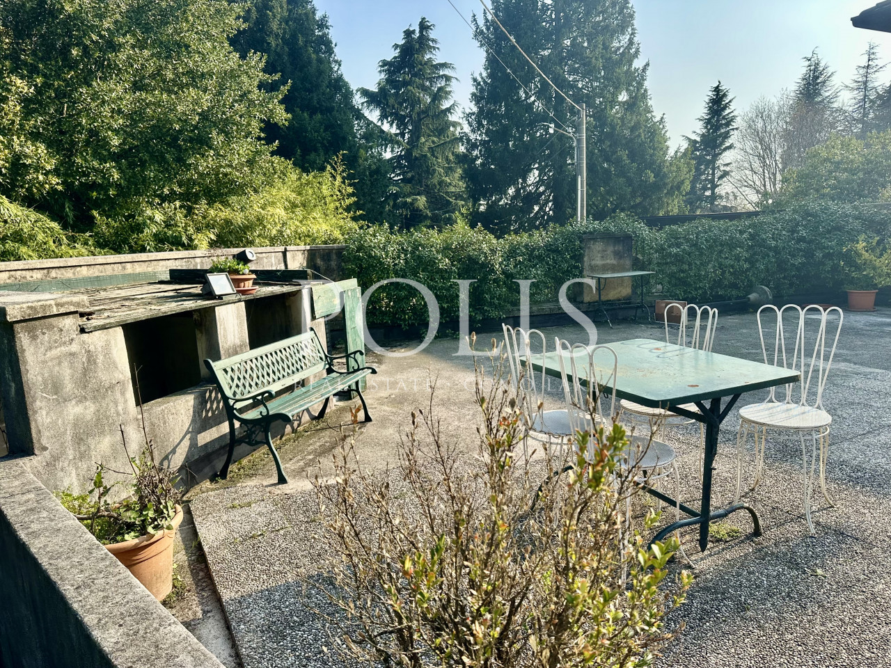 ELEGANTE PALAZZO D'EPOCA CON SPLENDIDO TERRAZZO E GRANDE AUTORIMESSA