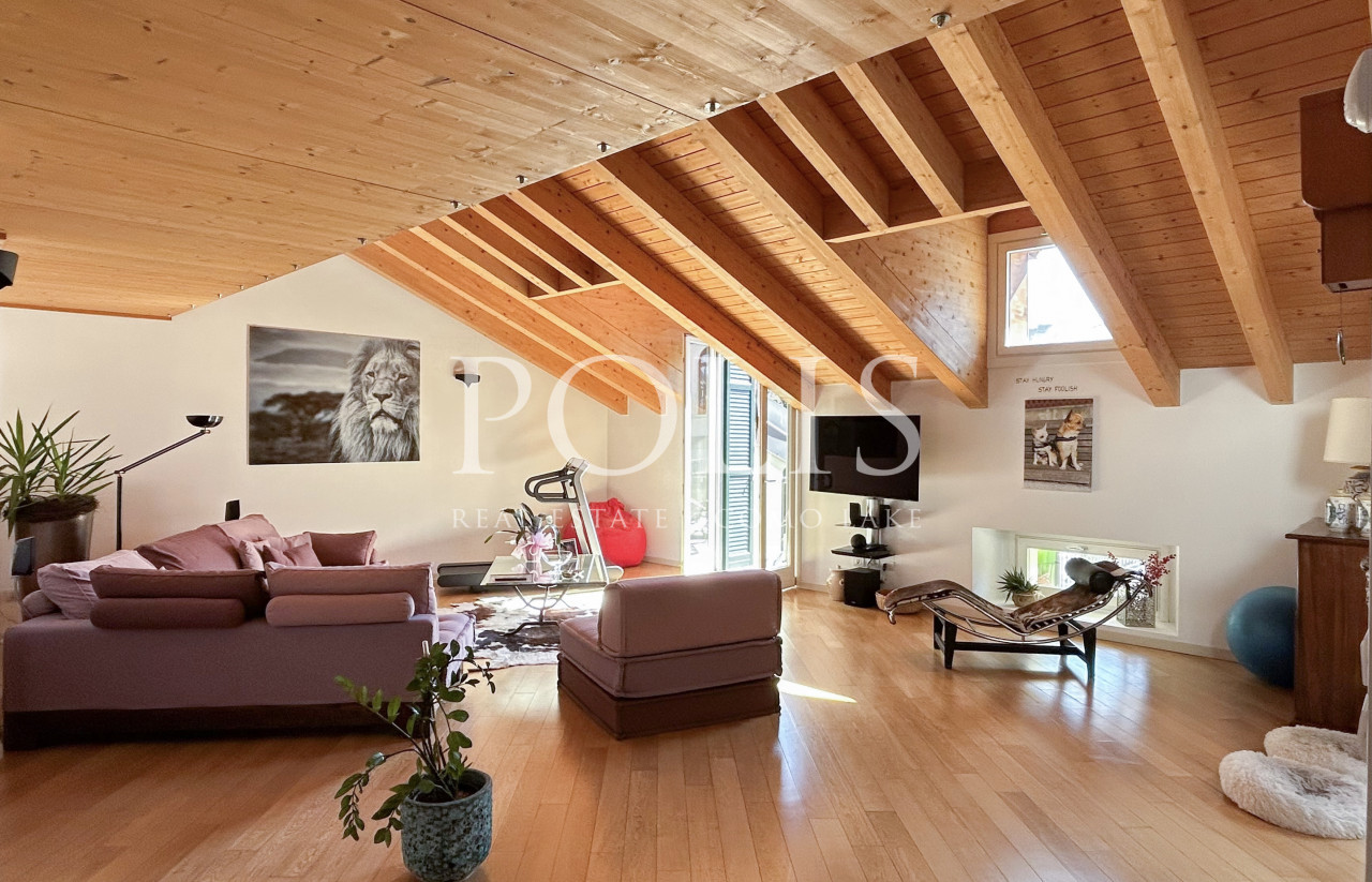 SPLENDIDO ATTICO IN CENTRO COMO CON AMPIO TERRAZZO