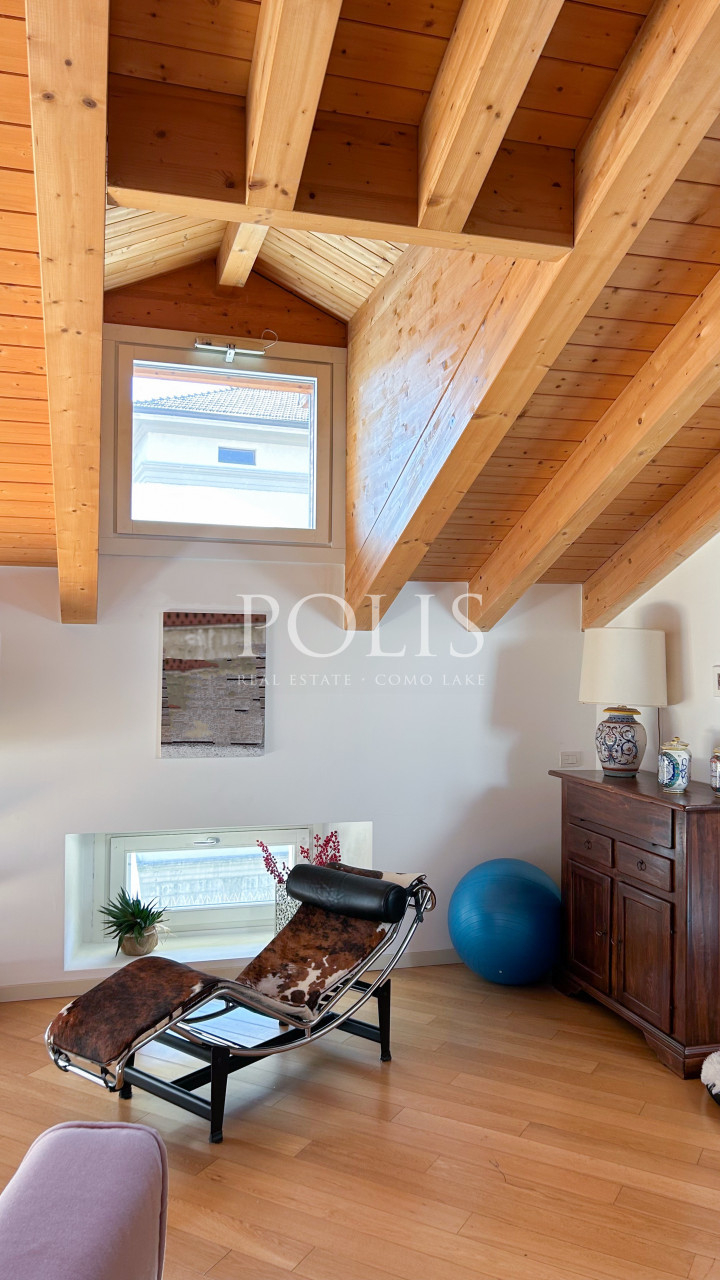 SPLENDIDO ATTICO IN CENTRO COMO CON AMPIO TERRAZZO