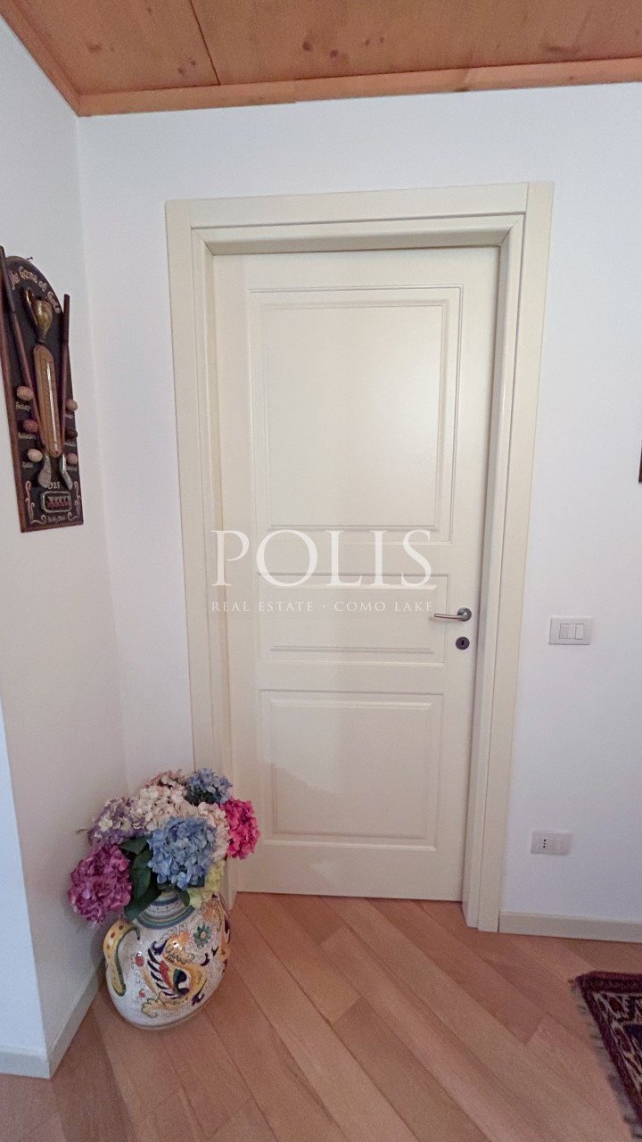 SPLENDIDO ATTICO IN CENTRO COMO CON AMPIO TERRAZZO