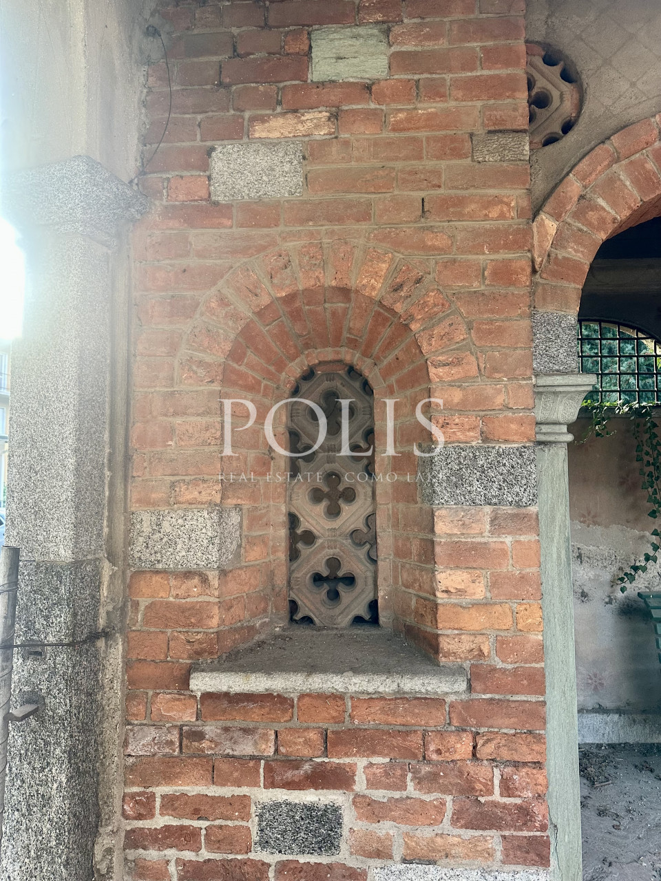 AFFASCINANTE VILLA D'EPOCA NEL CENTRO PAESE