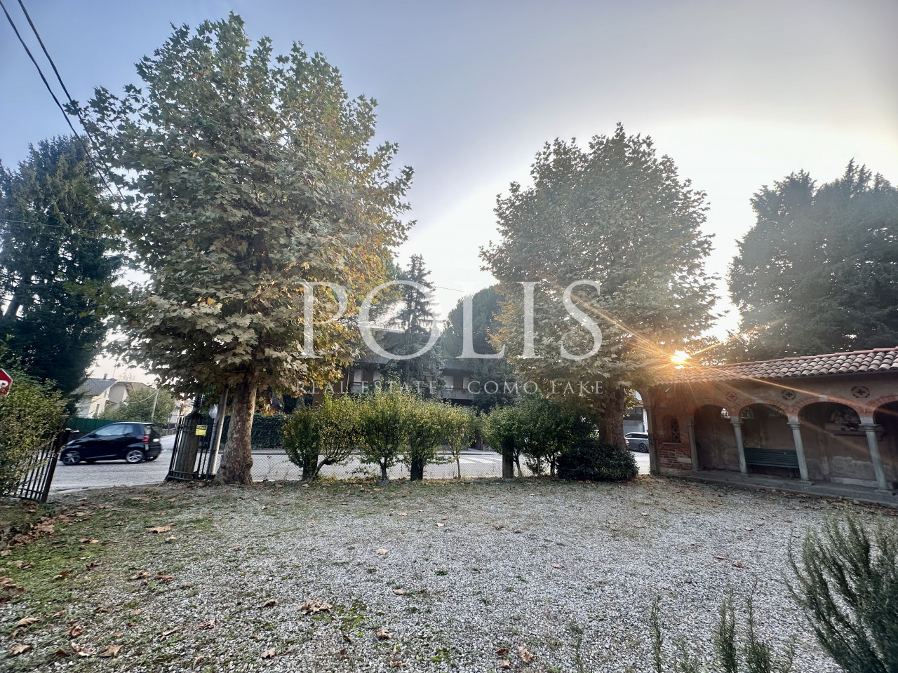 AFFASCINANTE VILLA D'EPOCA NEL CENTRO PAESE