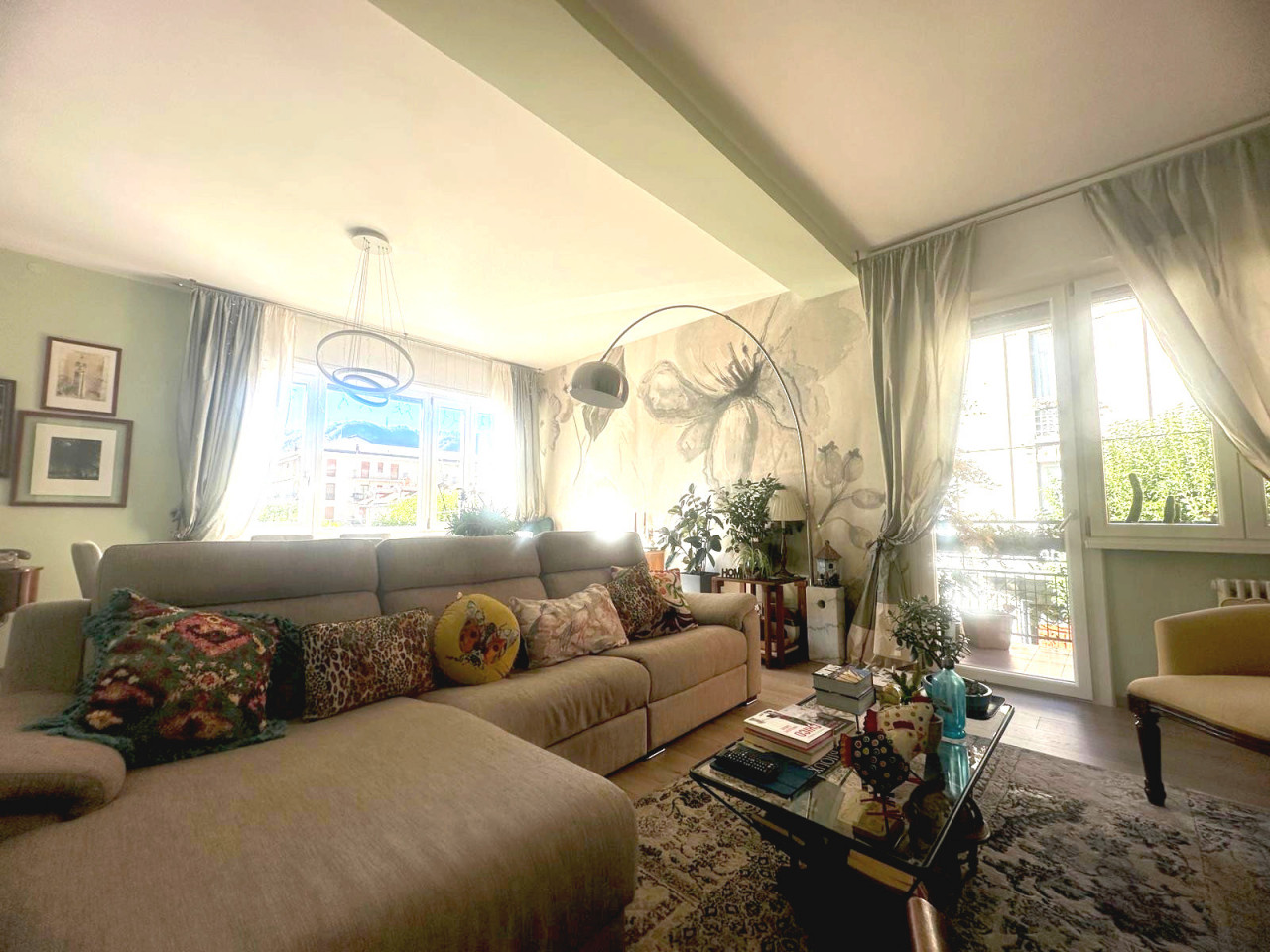 AMPIO ED ELEGANTE APPARTAMENTO QUADRILOCALE CON POSTO AUTO COPERTO