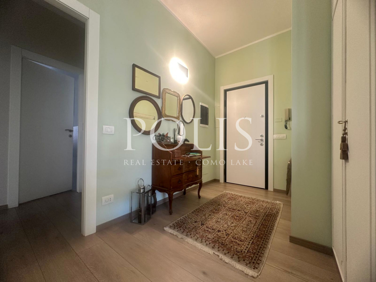 AMPIO ED ELEGANTE APPARTAMENTO QUADRILOCALE CON POSTO AUTO COPERTO