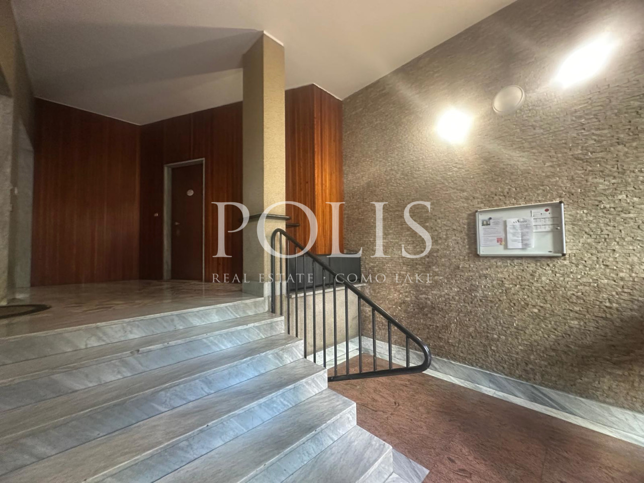 AMPIO ED ELEGANTE APPARTAMENTO QUADRILOCALE CON POSTO AUTO COPERTO