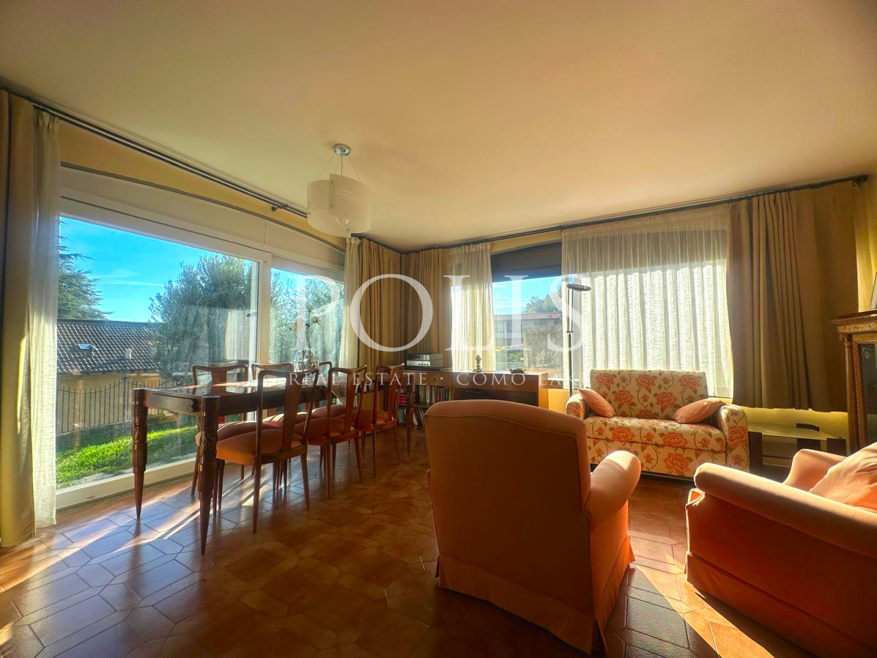 AMPIA VILLA CON SPLENDIDA VISTA DEL LAGO