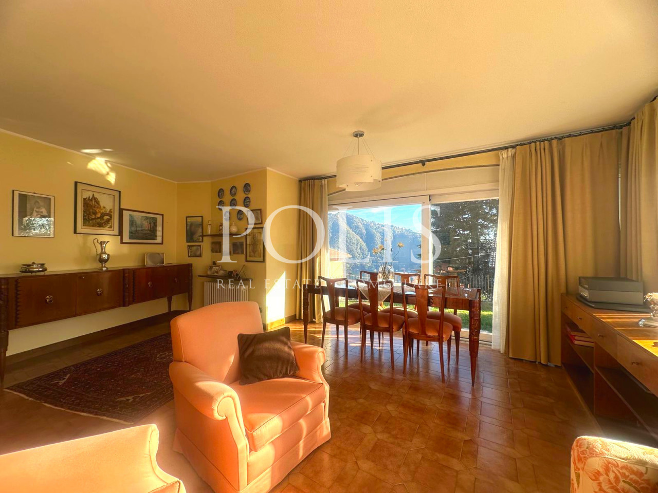 AMPIA VILLA CON SPLENDIDA VISTA DEL LAGO