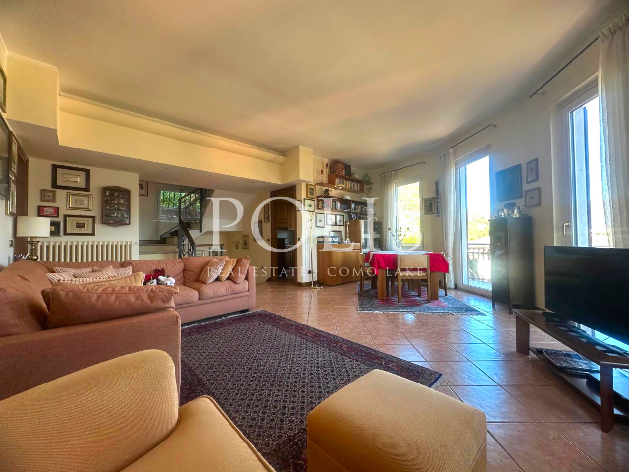 AMPIA VILLA CON SPLENDIDA VISTA DEL LAGO