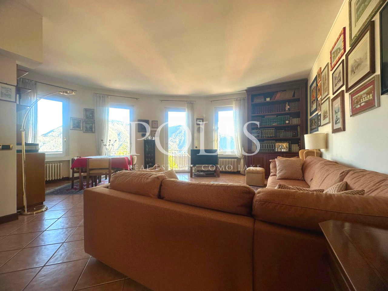 AMPIA VILLA CON SPLENDIDA VISTA DEL LAGO