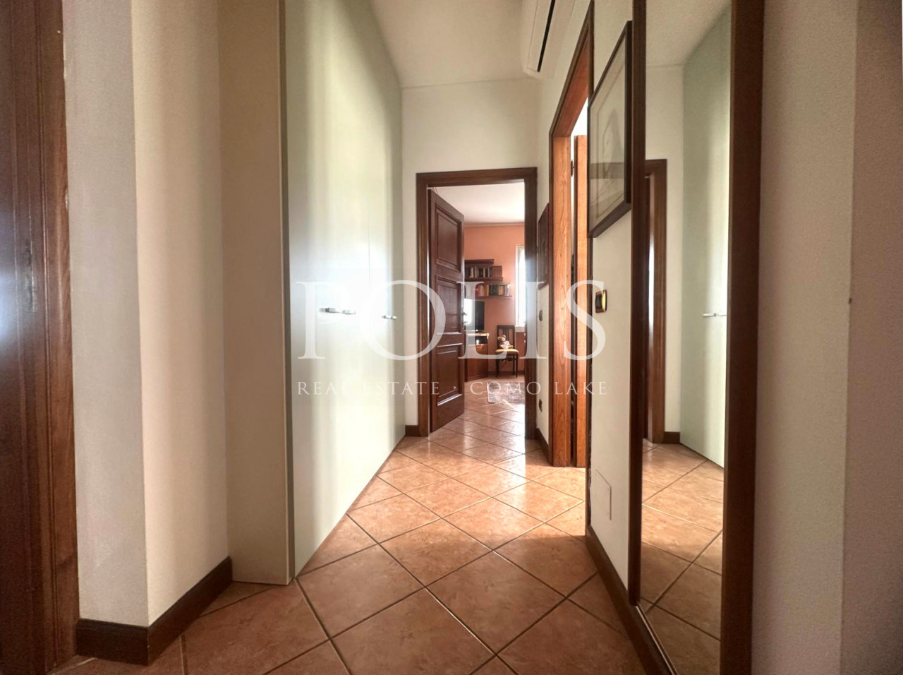 AMPIA VILLA CON SPLENDIDA VISTA DEL LAGO