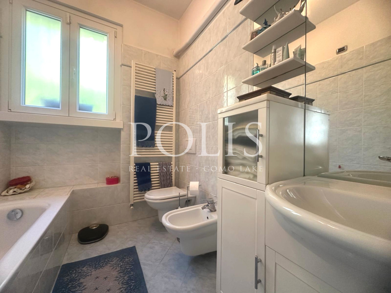 AMPIA VILLA CON SPLENDIDA VISTA DEL LAGO