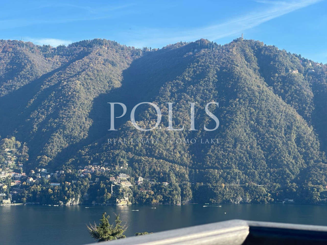 AMPIA VILLA CON SPLENDIDA VISTA DEL LAGO