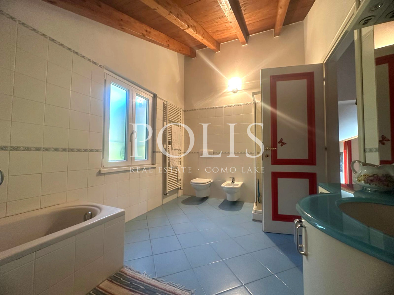 AMPIA VILLA CON SPLENDIDA VISTA DEL LAGO