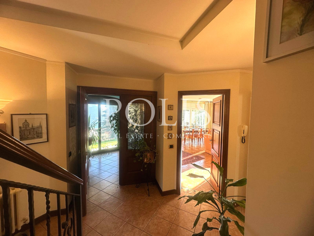 AMPIA VILLA CON SPLENDIDA VISTA DEL LAGO