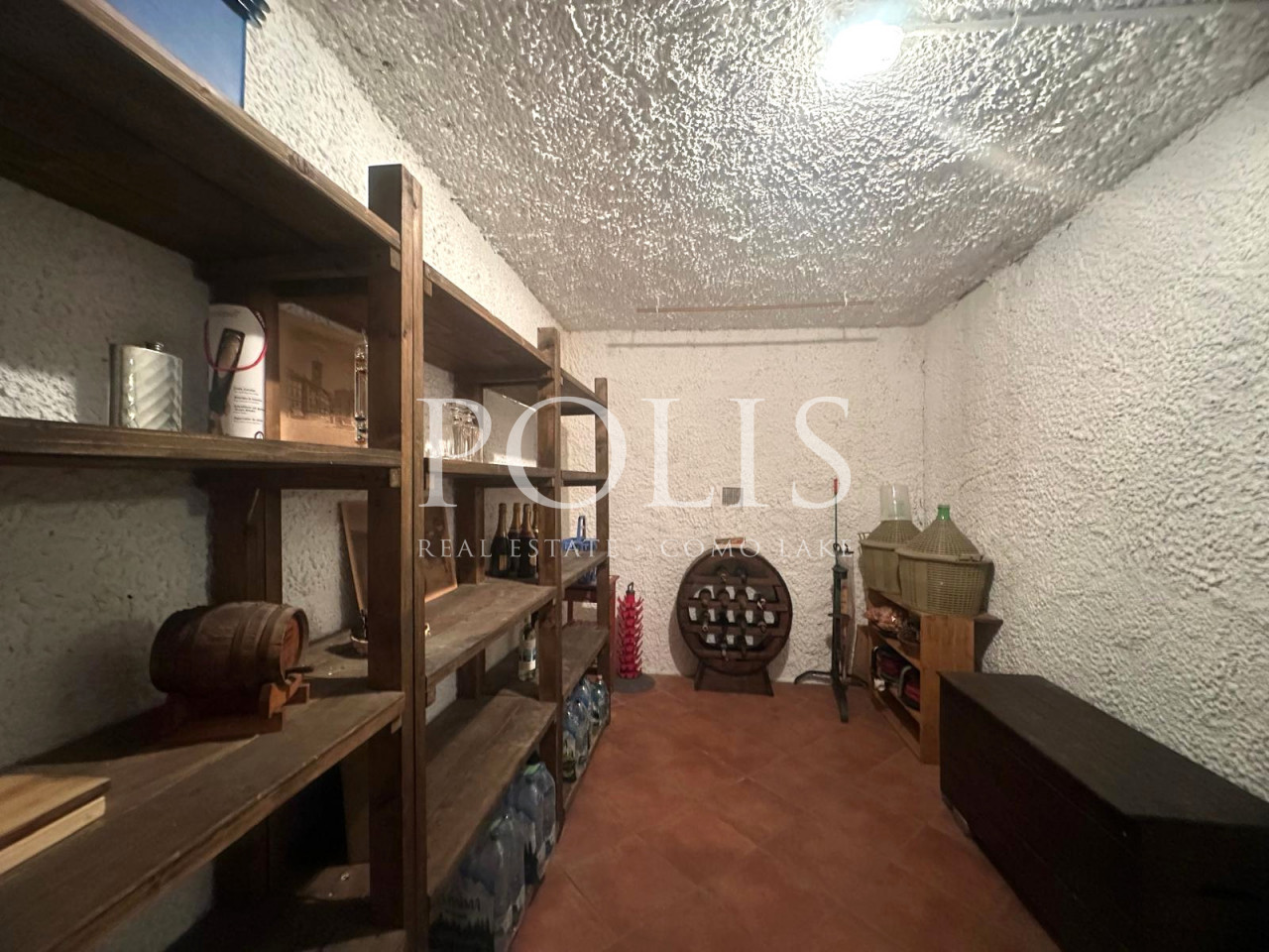 AMPIA VILLA CON SPLENDIDA VISTA DEL LAGO