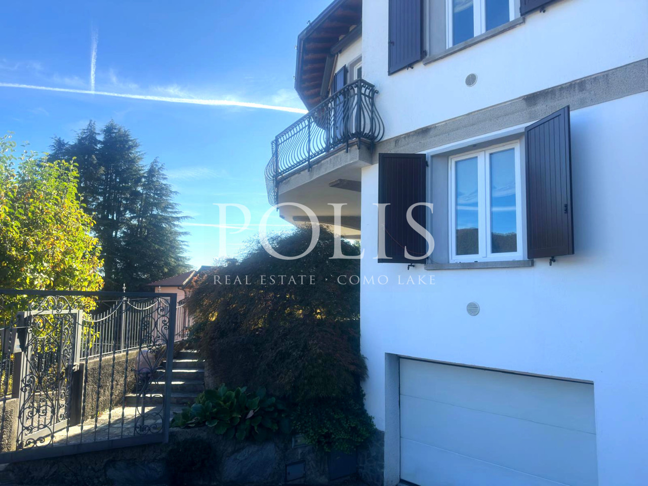 AMPIA VILLA CON SPLENDIDA VISTA DEL LAGO