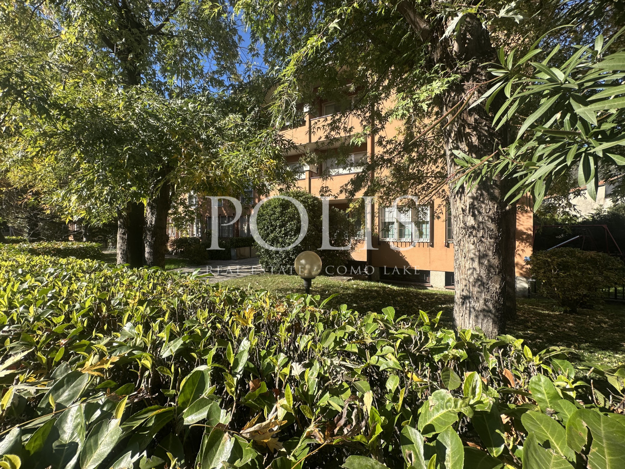 UFFICIO CON AMPIO LOCALE ARCHIVIO BOX DOPPIO E SEI POSTI AUTO