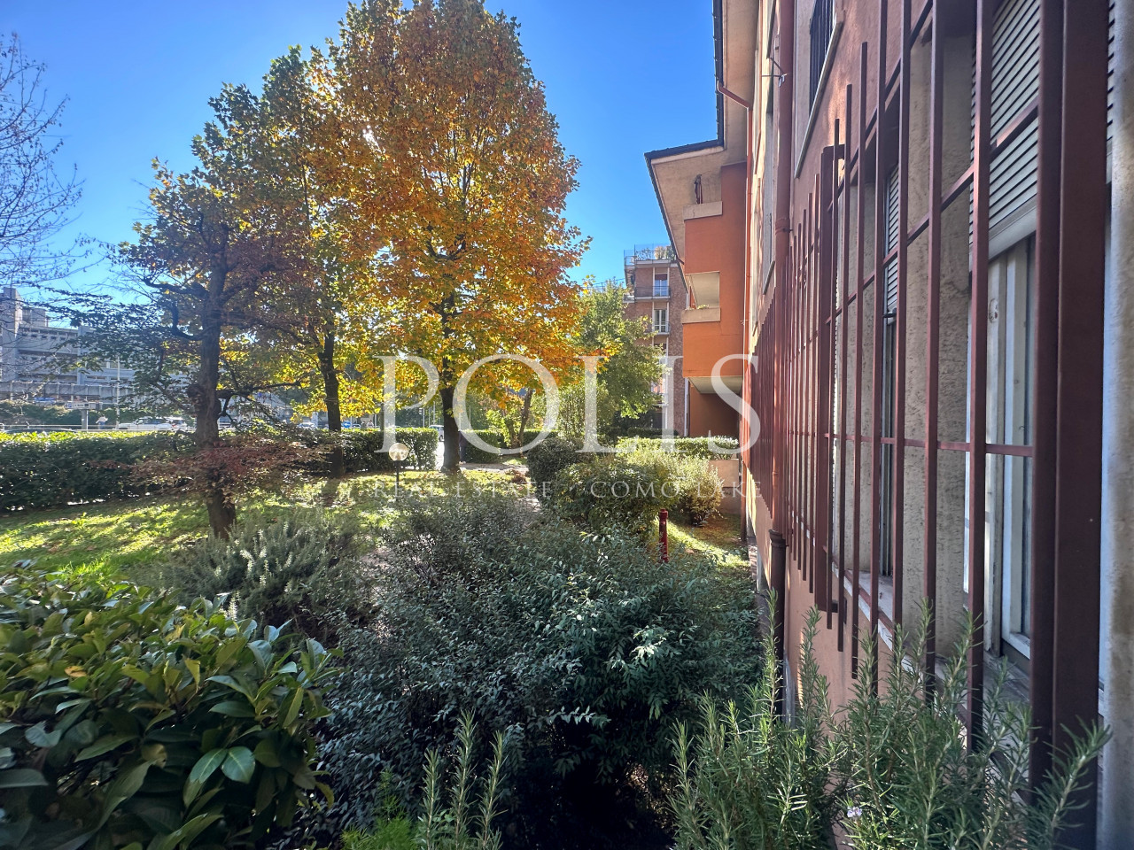 UFFICIO CON AMPIO LOCALE ARCHIVIO BOX DOPPIO E SEI POSTI AUTO