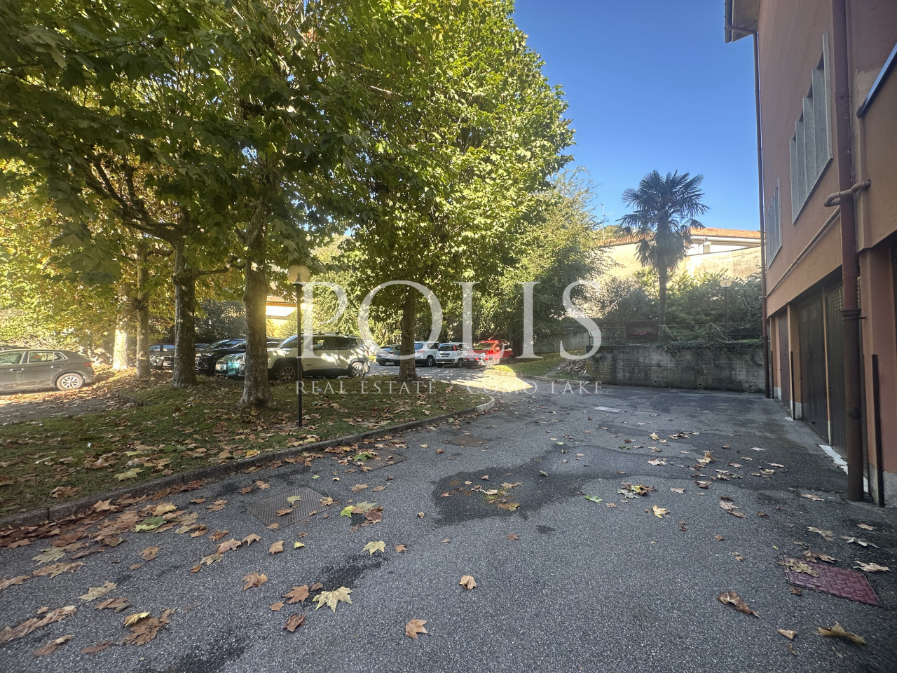 UFFICIO CON AMPIO LOCALE ARCHIVIO BOX DOPPIO E SEI POSTI AUTO