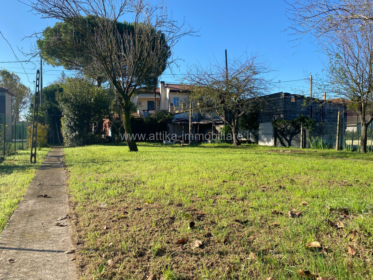 Bifamiliare in Vendita a Este