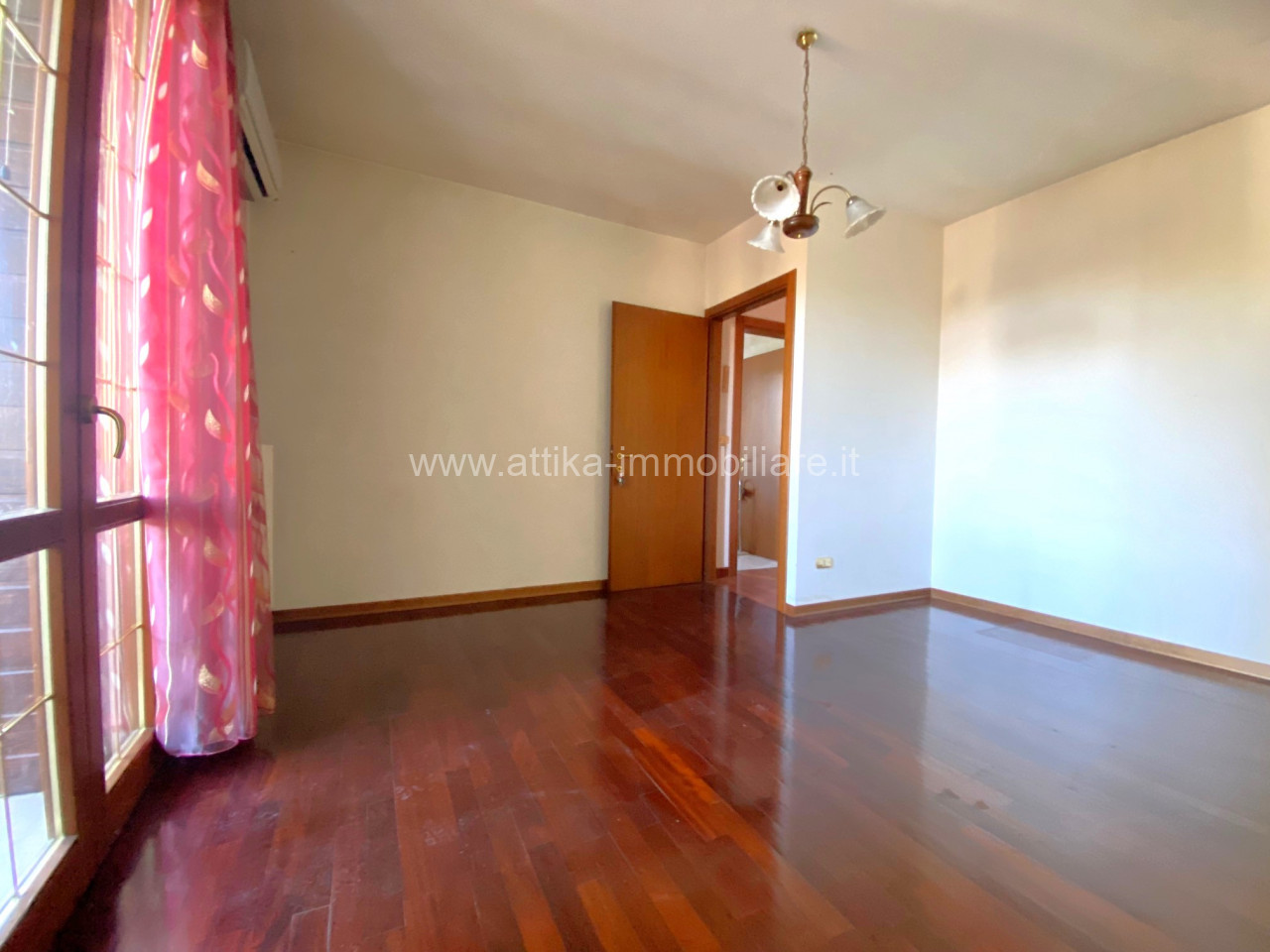 Bifamiliare in Vendita a Este