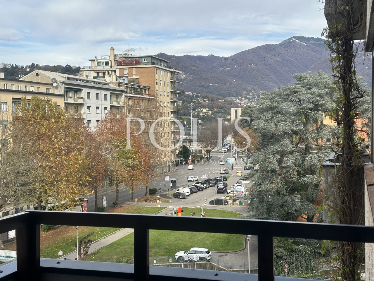 ELEGANT APARTMENT WITH GARAGE NEAR THE LAKEFRONT