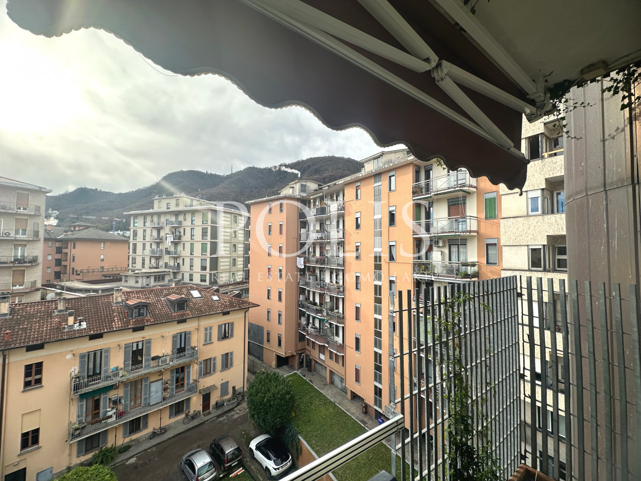 ELEGANT APARTMENT WITH GARAGE NEAR THE LAKEFRONT