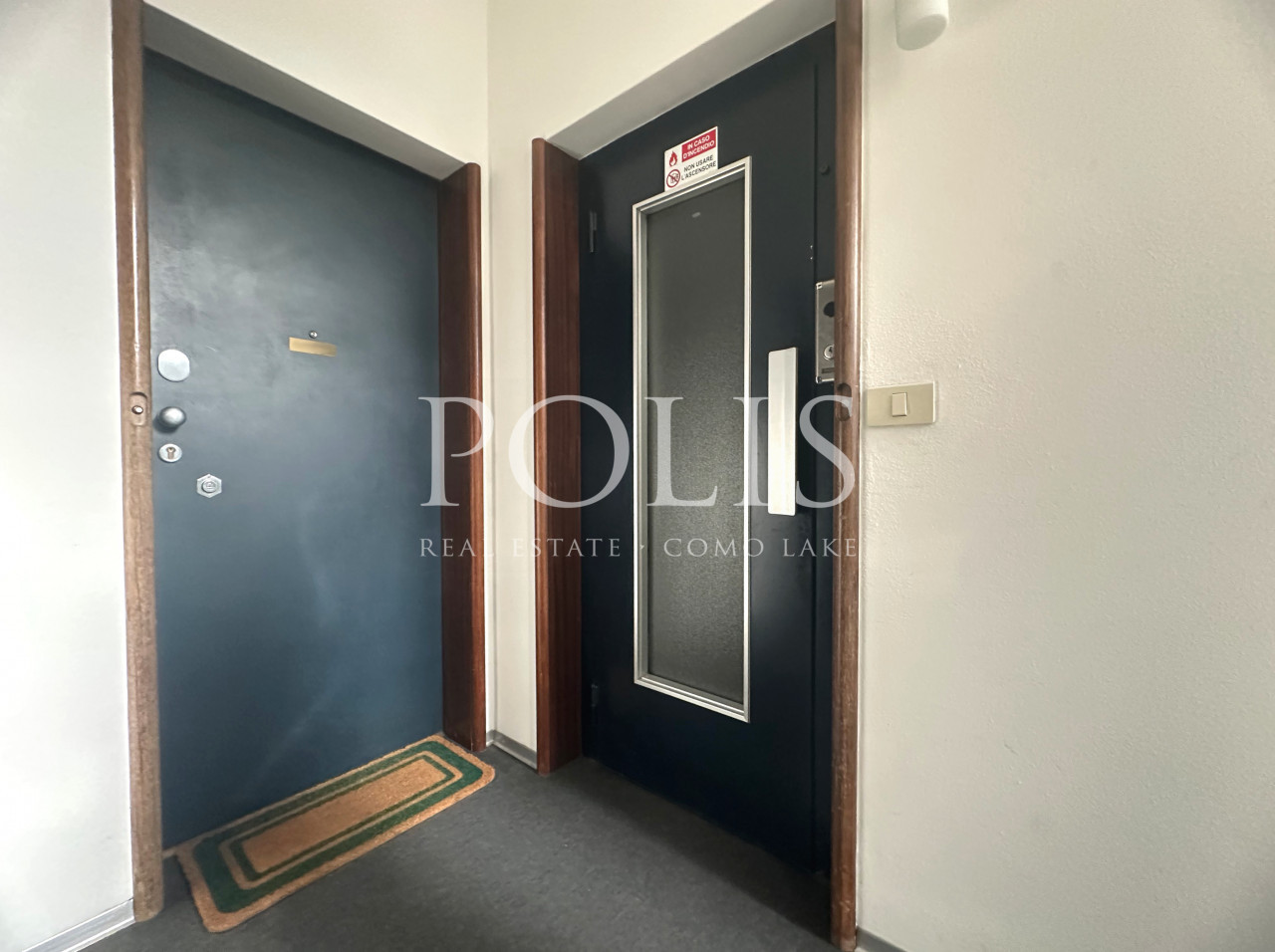 ELEGANT APARTMENT WITH GARAGE NEAR THE LAKEFRONT