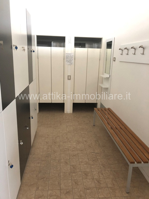 Negozio in Affitto a Este