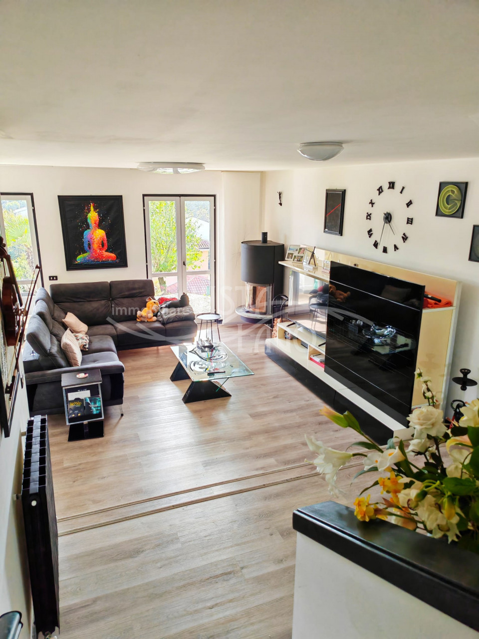 IN POSIZIONE TRANQUILLA VILLA UNIFAMILIARE CON GIARDINO COMPLETAMENTE RISTRUTTURATA