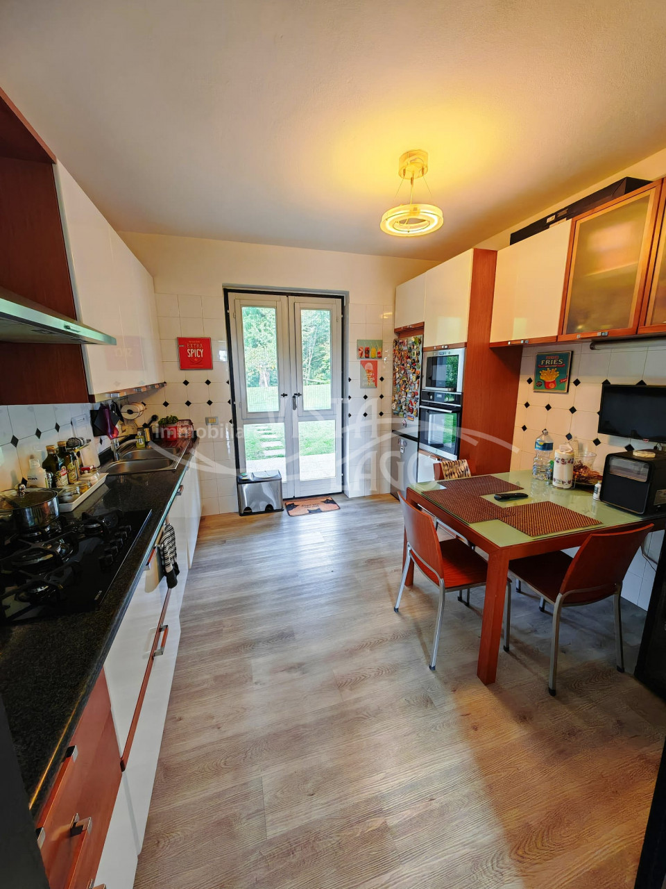 IN POSIZIONE TRANQUILLA VILLA UNIFAMILIARE CON GIARDINO COMPLETAMENTE RISTRUTTURATA