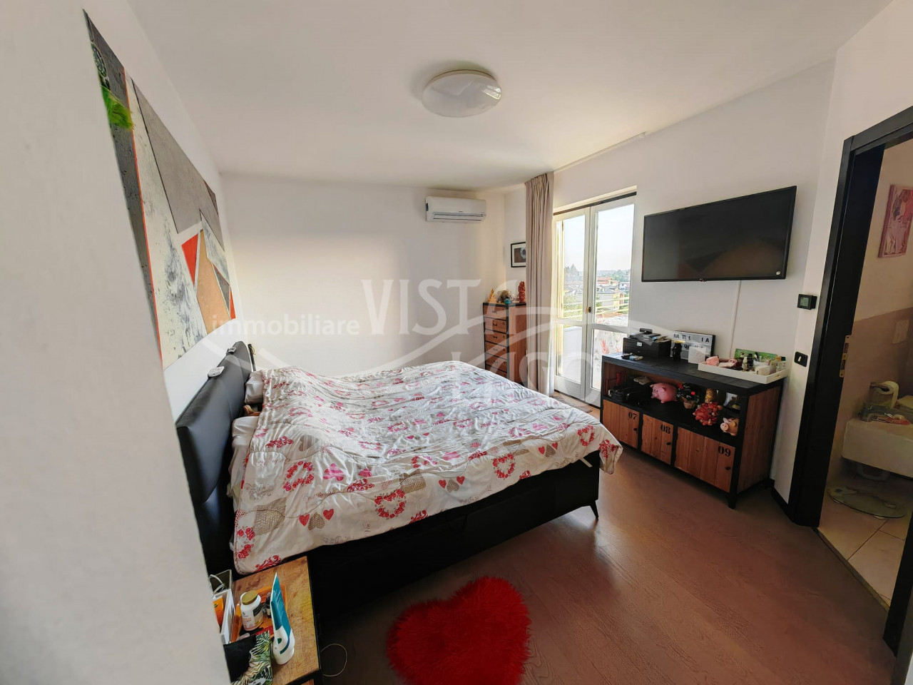 IN POSIZIONE TRANQUILLA VILLA UNIFAMILIARE CON GIARDINO COMPLETAMENTE RISTRUTTURATA