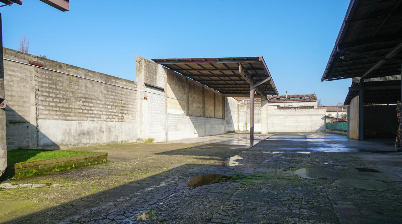 Abitazione, negozio, ufficio, magazzini e tettoie in vendita a Arcole — foto 11
