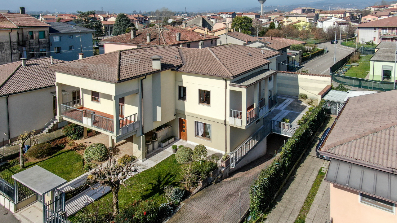 Porzione di bifamiliare in vendita, in centro a San Bonifacio in vendita a San Bonifacio — foto 2