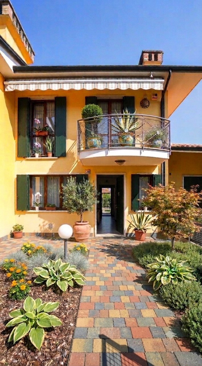 Villetta a Schiera Centrale con Giardino Privato e Garage per 3 Auto in vendita a San Bonifacio — foto 1