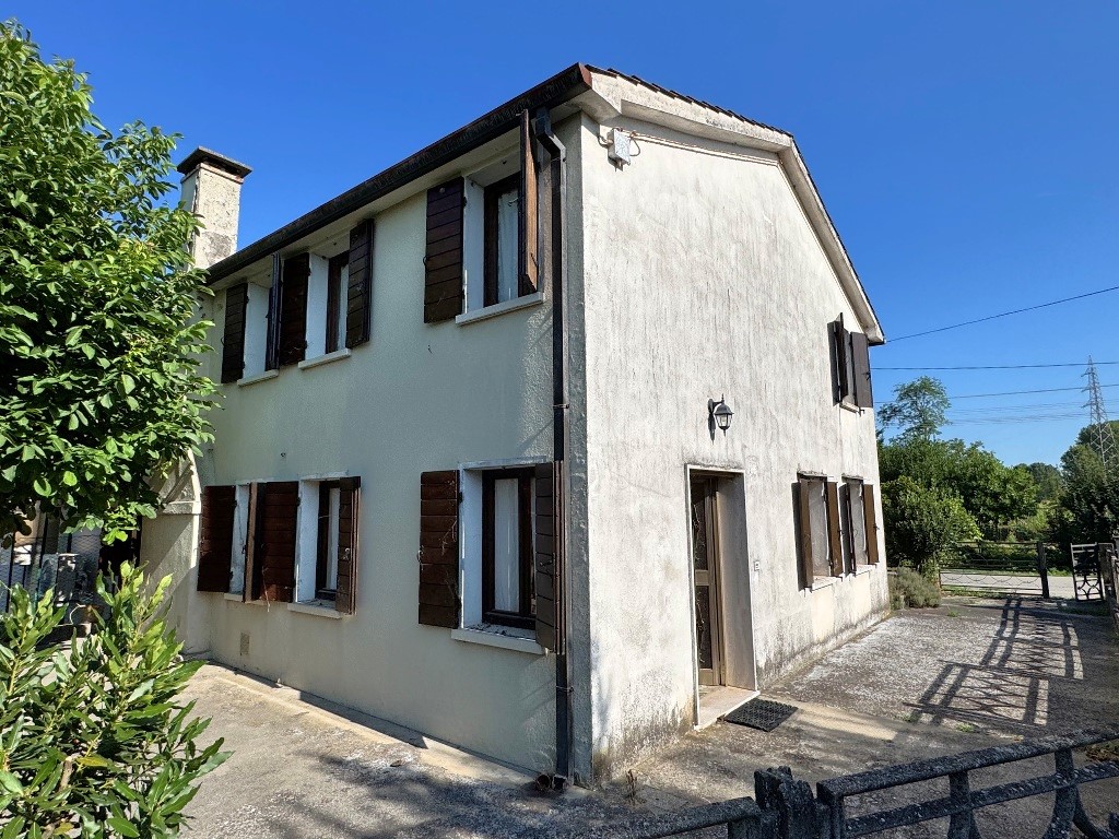 Bifamiliare in Vendita a Borgo Veneto