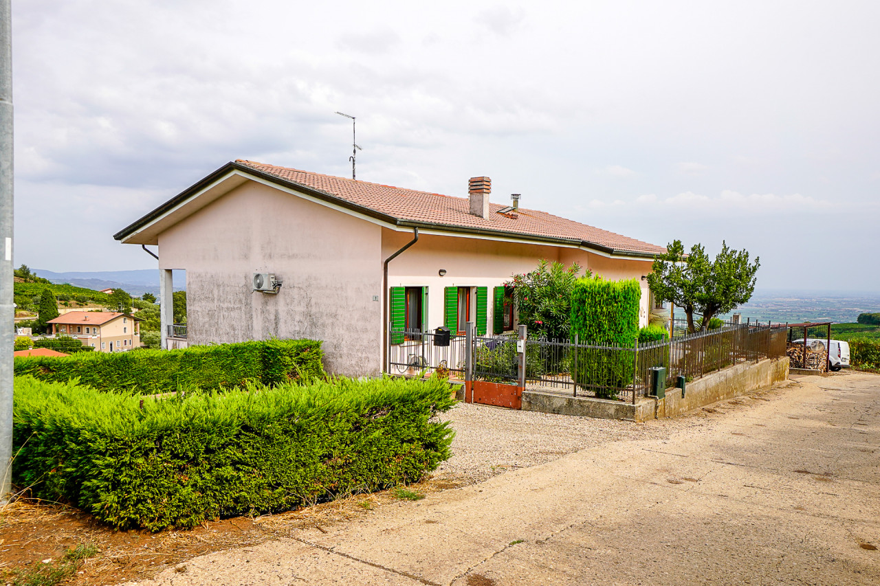 Fittà di Soave – Casa singola con vista panoramica sui vigneti in vendita a Soave — foto 1