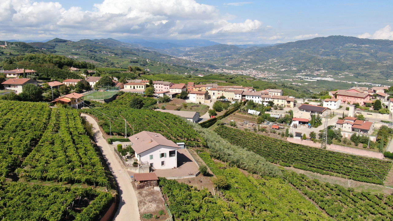 Fittà di Soave – Casa singola con vista panoramica sui vigneti in vendita a Soave — foto 1