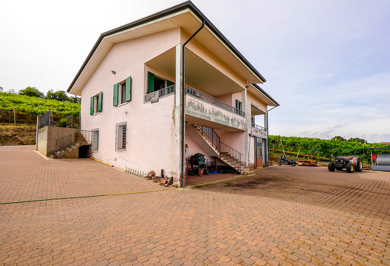 Fittà di Soave – Casa singola con vista panoramica sui vigneti in vendita a Soave — foto 4