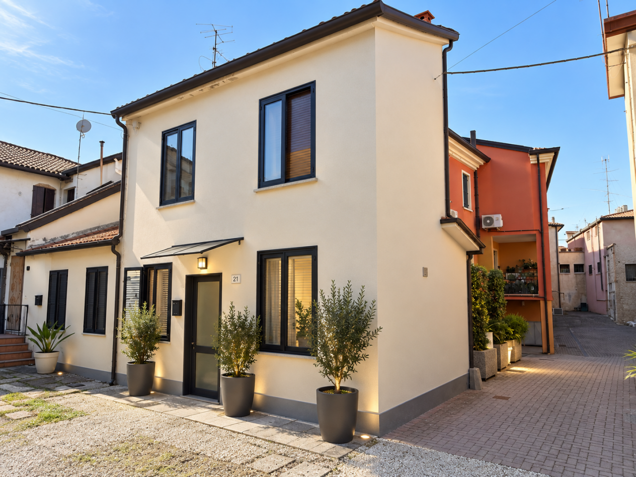 Battaglia Terme – Casa a schiera – porzione di testa