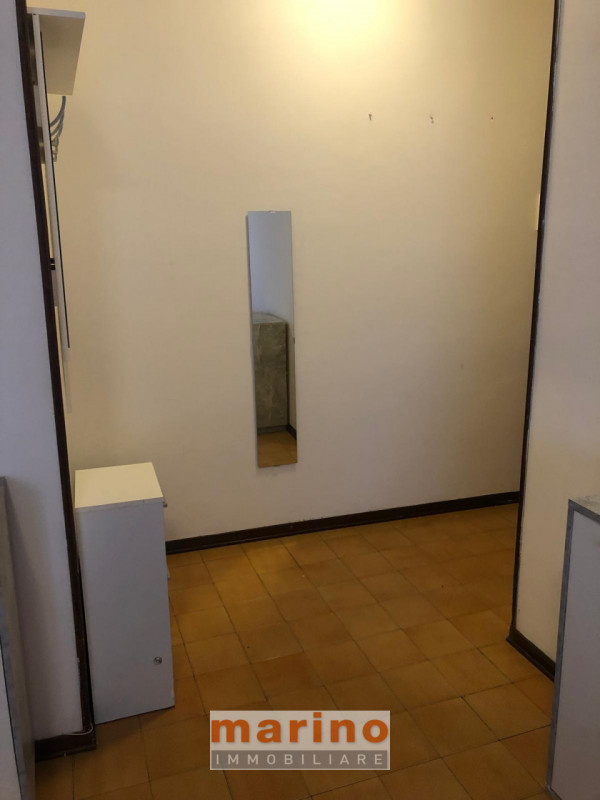 FACCIOLATI/PONTECORVO Ampio midi-appartamento arredato, composto da ingresso, soggiorno con angol...