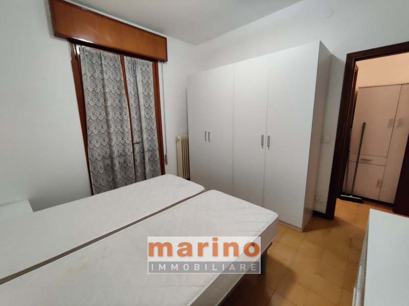 FACCIOLATI/PONTECORVO Ampio midi-appartamento arredato, composto da ingresso, soggiorno con angol...